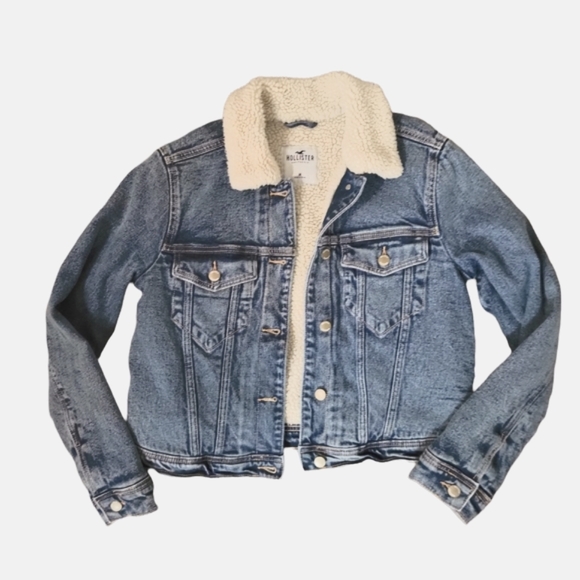 Hollister Jackets & Blazers - 😍 HOLLISTER! Sherpa line Jean jacket boyfriend size M